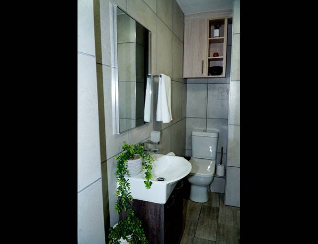 2 BEDROOM APARTMENT FOR SALE IN HARTENBOS CENTRAL